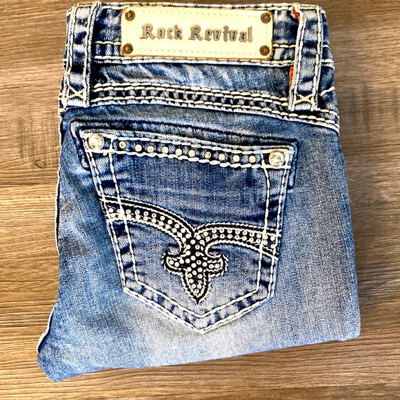 Rock Revival Capri Jeans - Picture 8 of 8